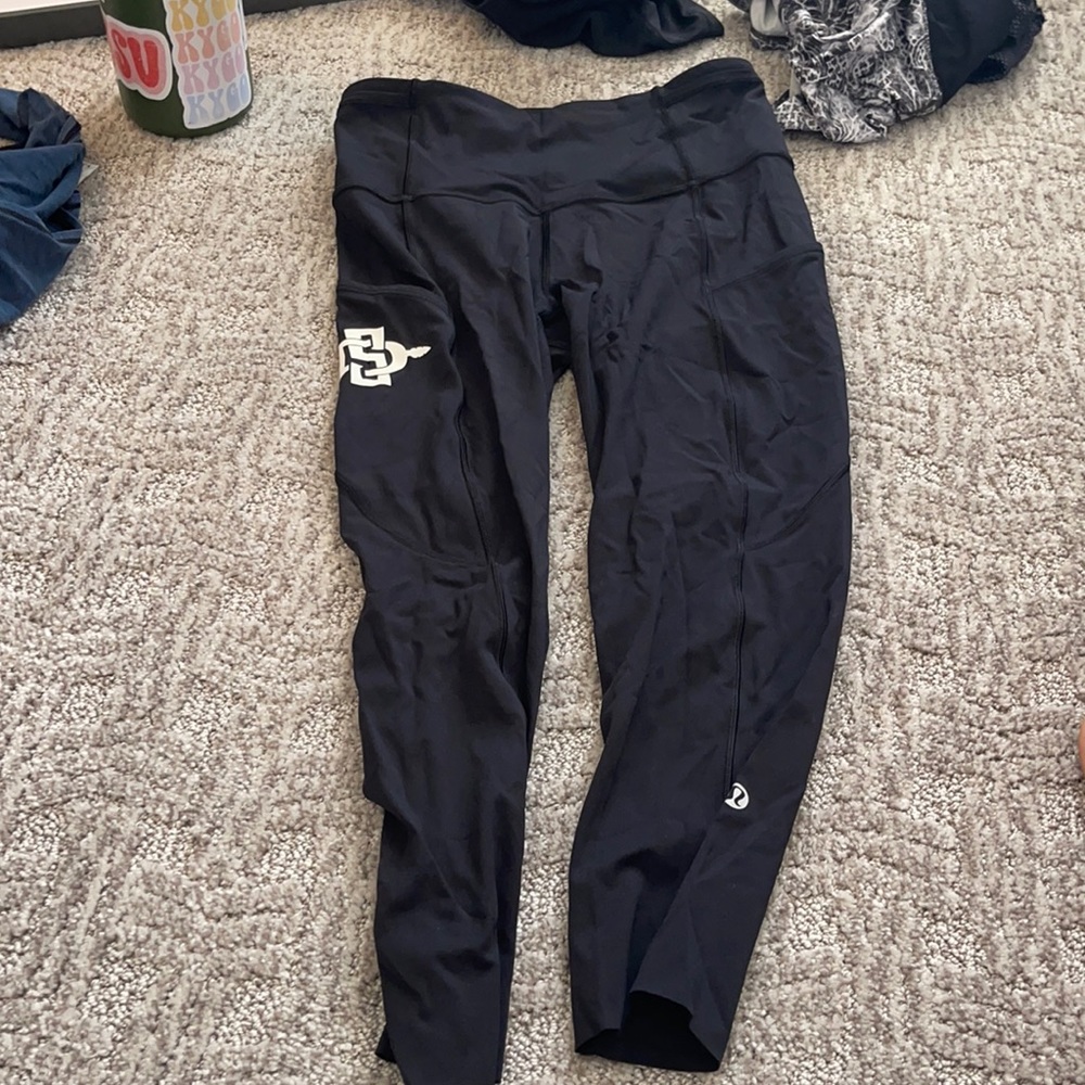 Lululemon Cropped Leggings with SDSU logo